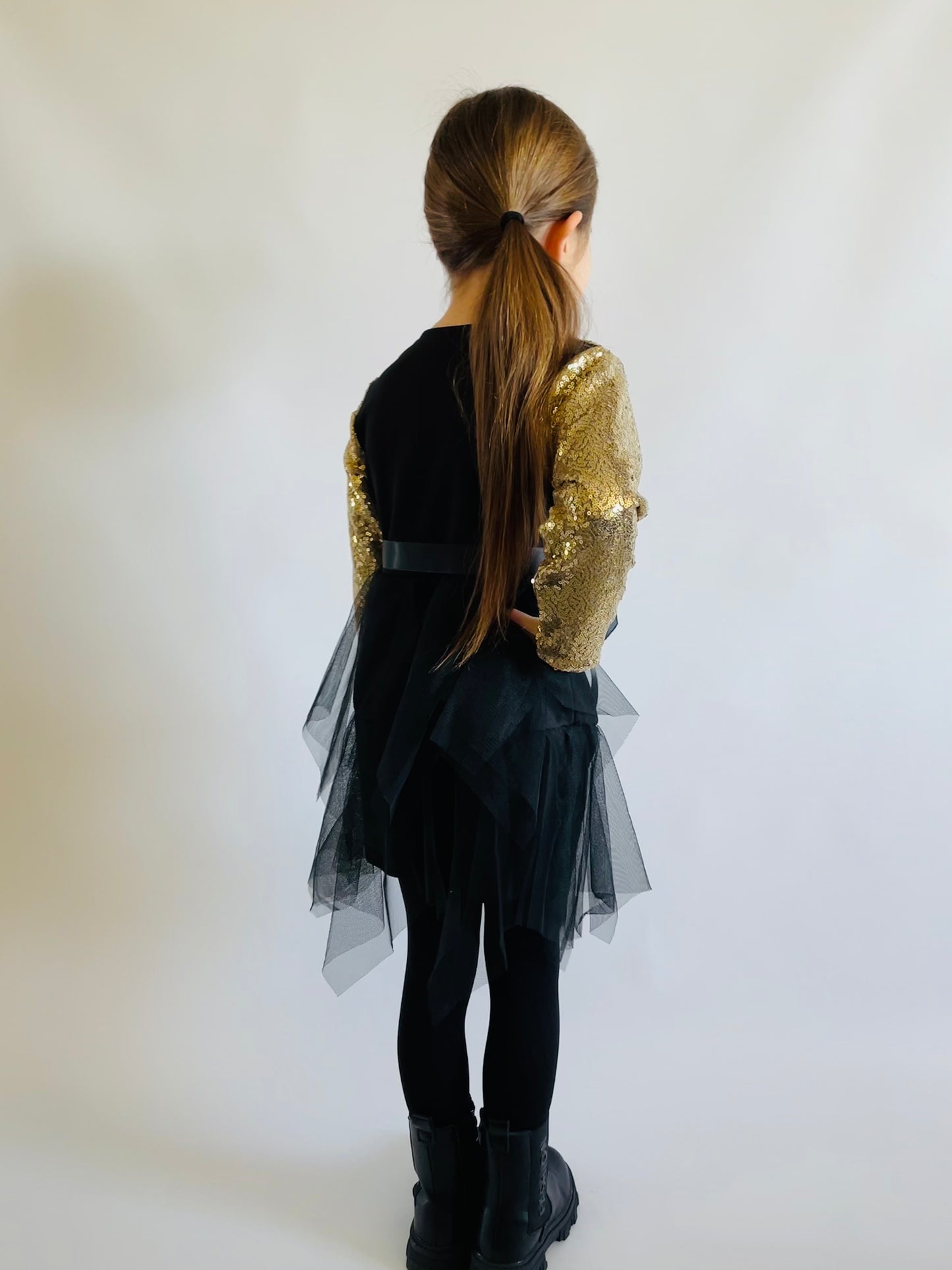 Robe sequins doré