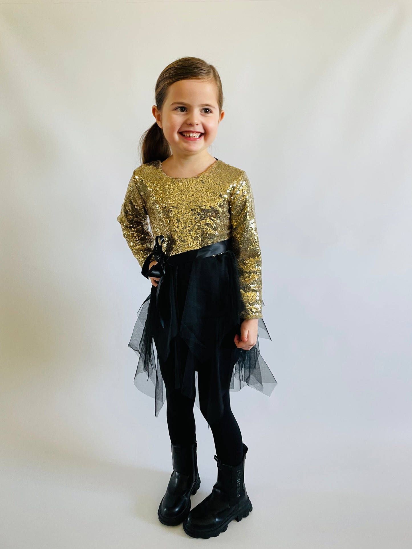 Robe sequins doré